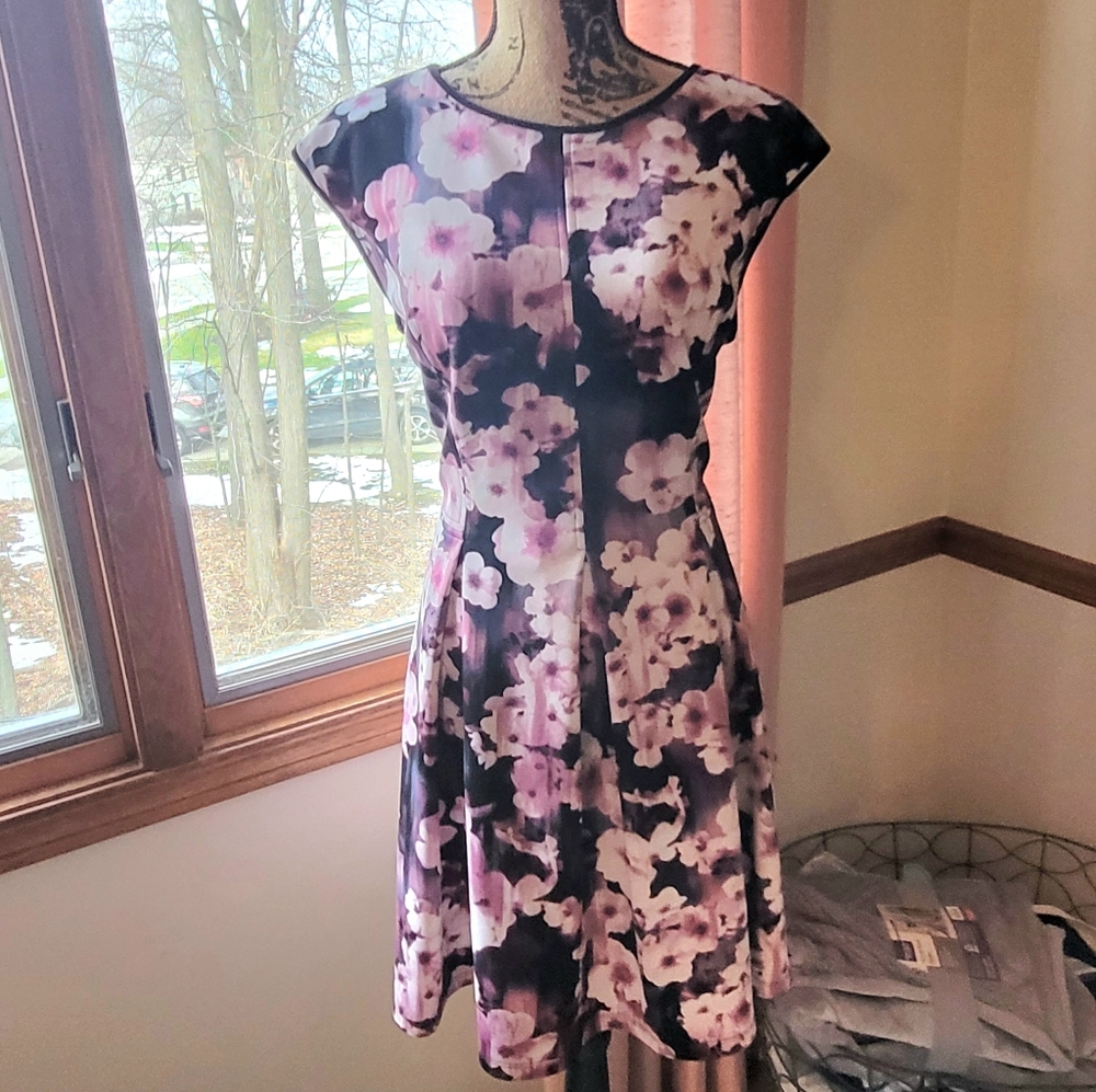 ⭐️3/$15 Floral Pleated Dress